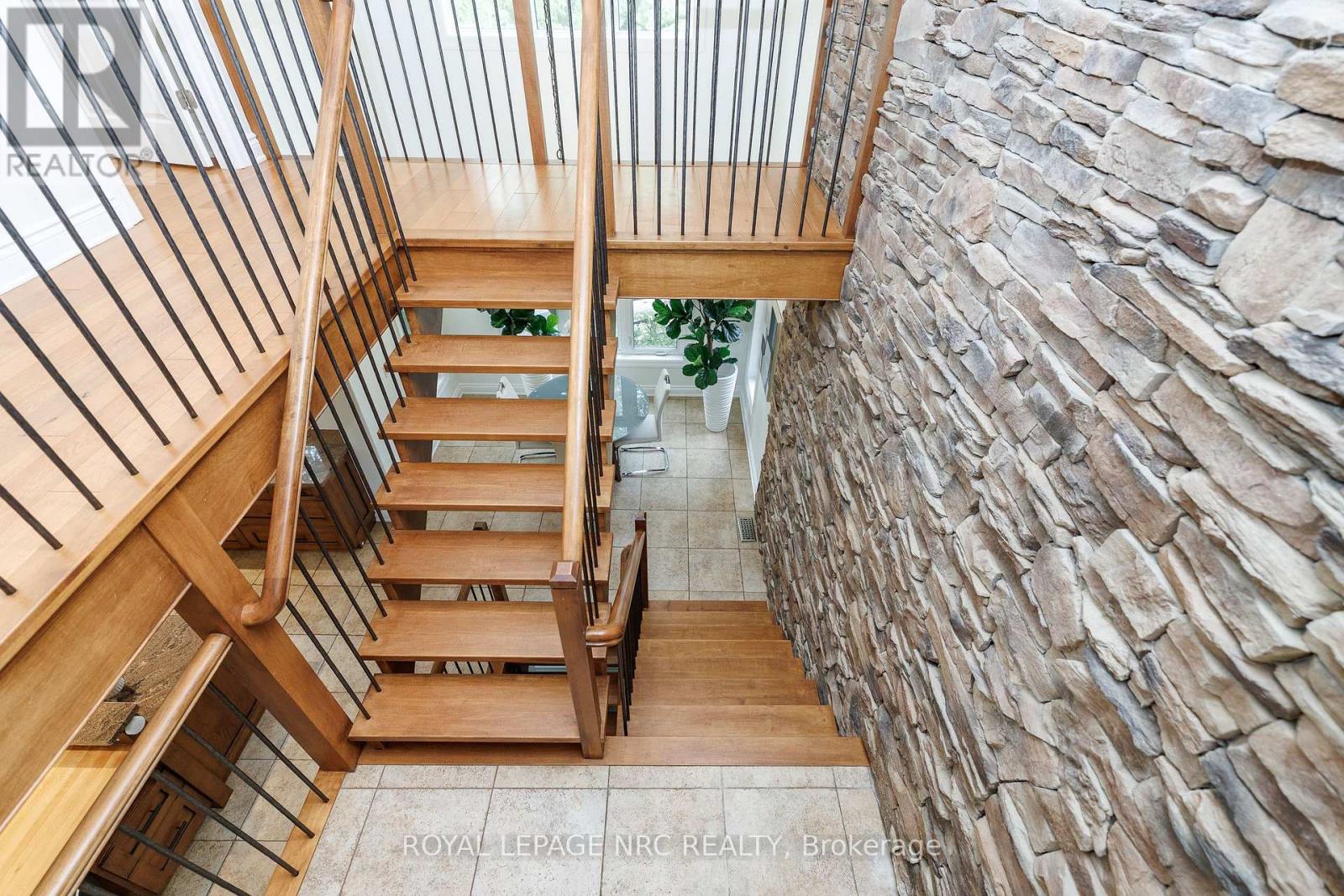 50 TREMONT DRIVE - 31