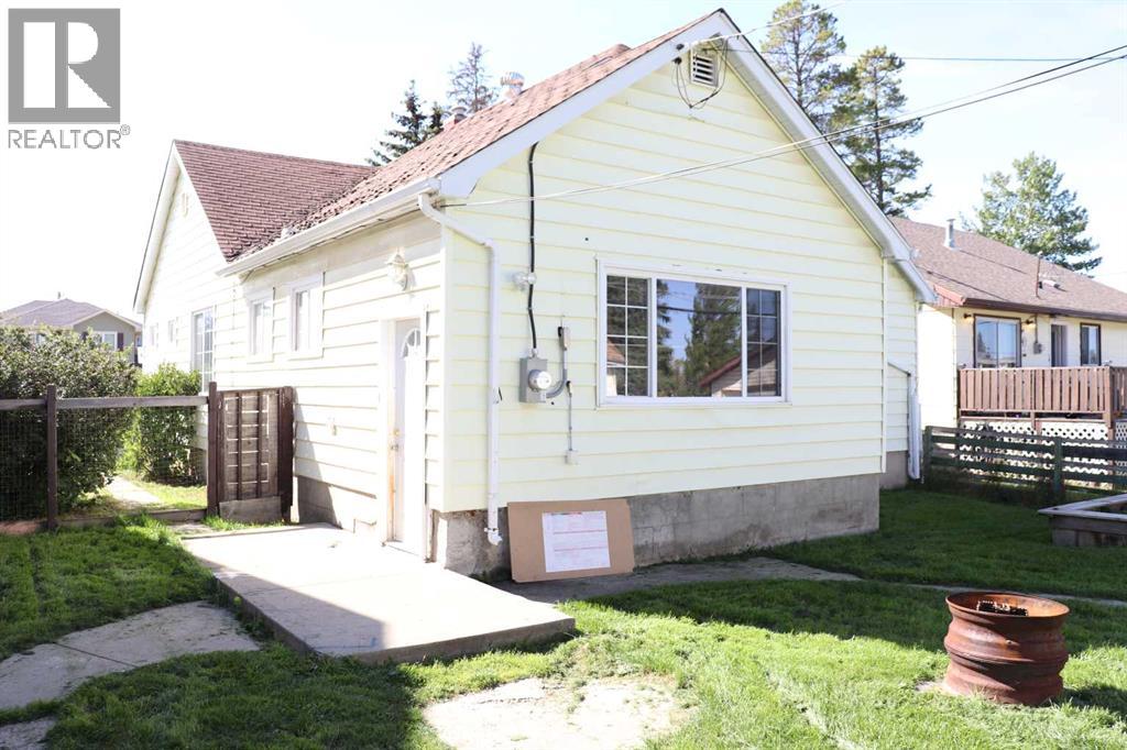 1109 50 Street, Edson, Alberta, T7E1G1, Edson, Alberta — photo 2 of 5