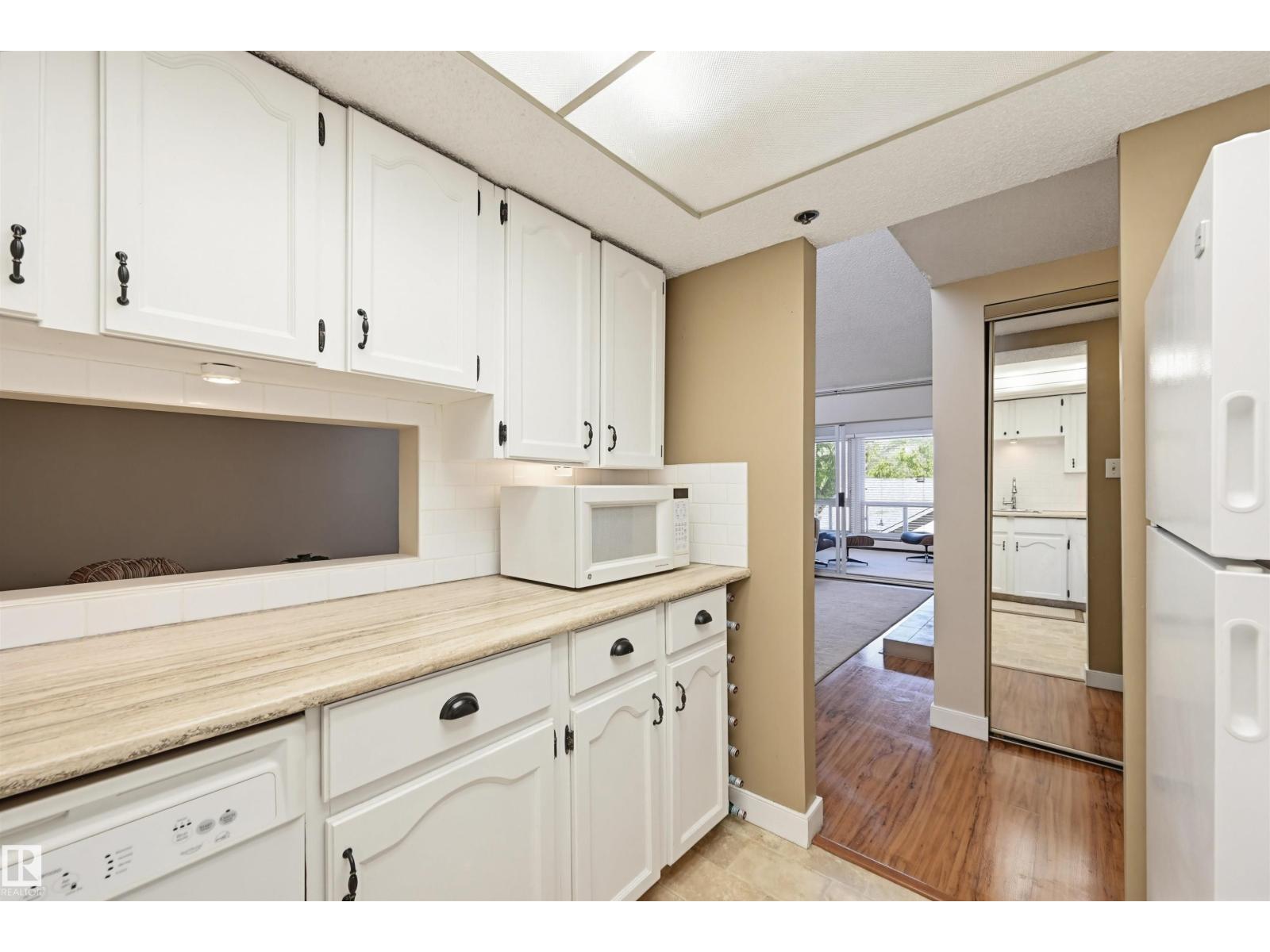 #403 10171 119 ST NW - 18