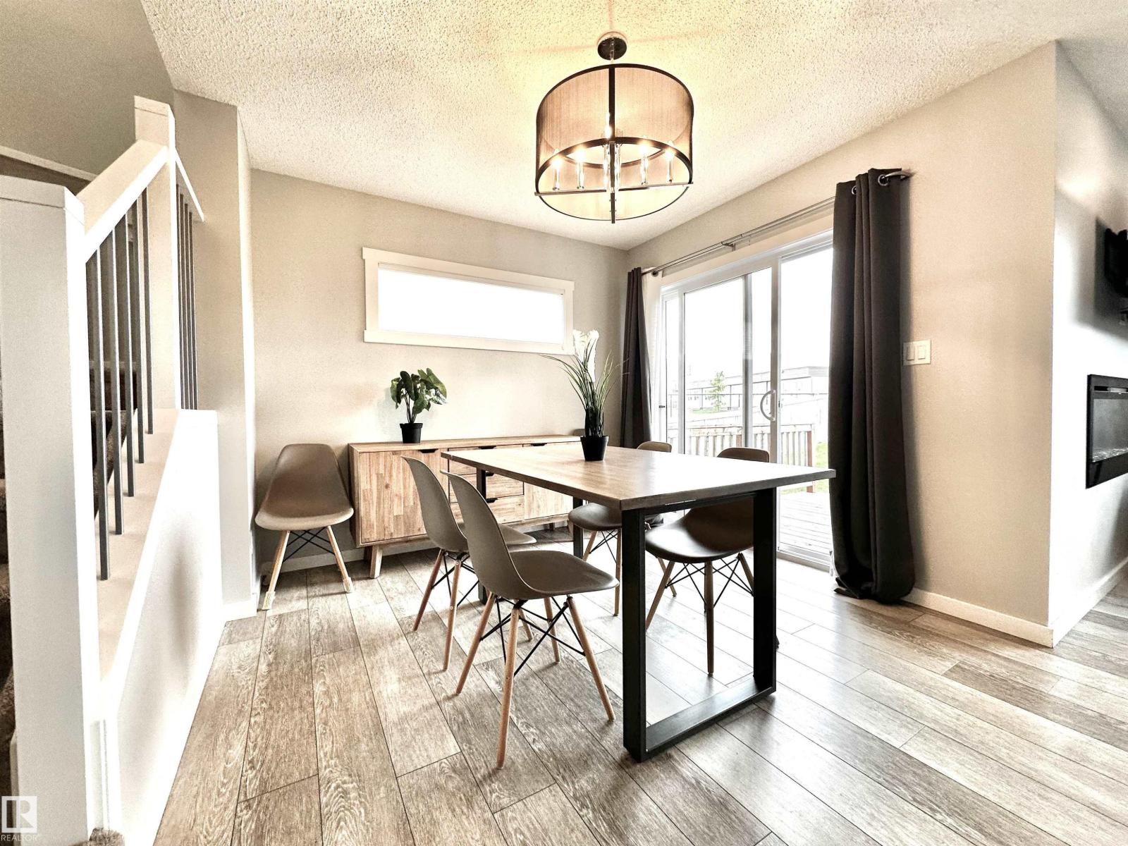 20947 95 AV NW - 17