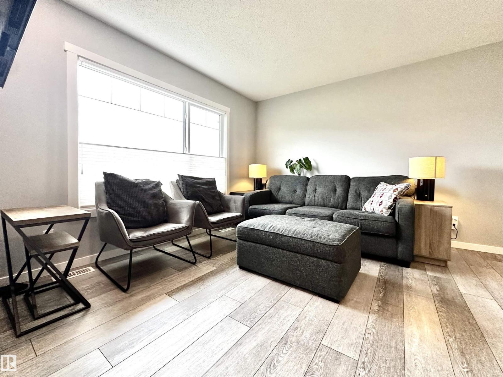 20947 95 AV NW - 6