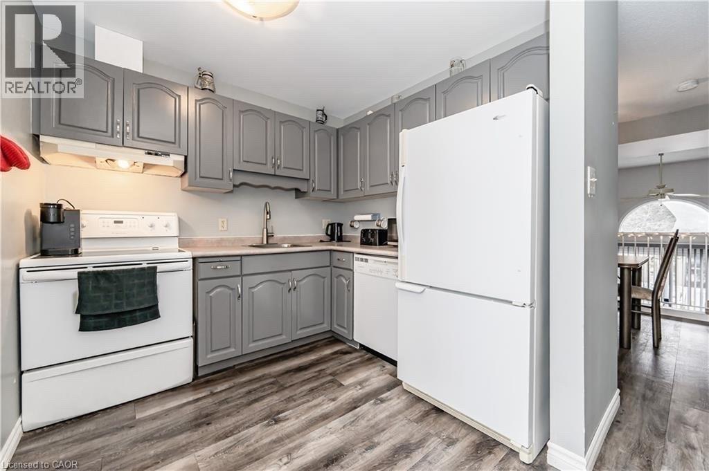#16 111 TRAYNOR Avenue, Kitchener, Ontario, N2C2N1, Kitchener, Ontario — photo 4 of 5