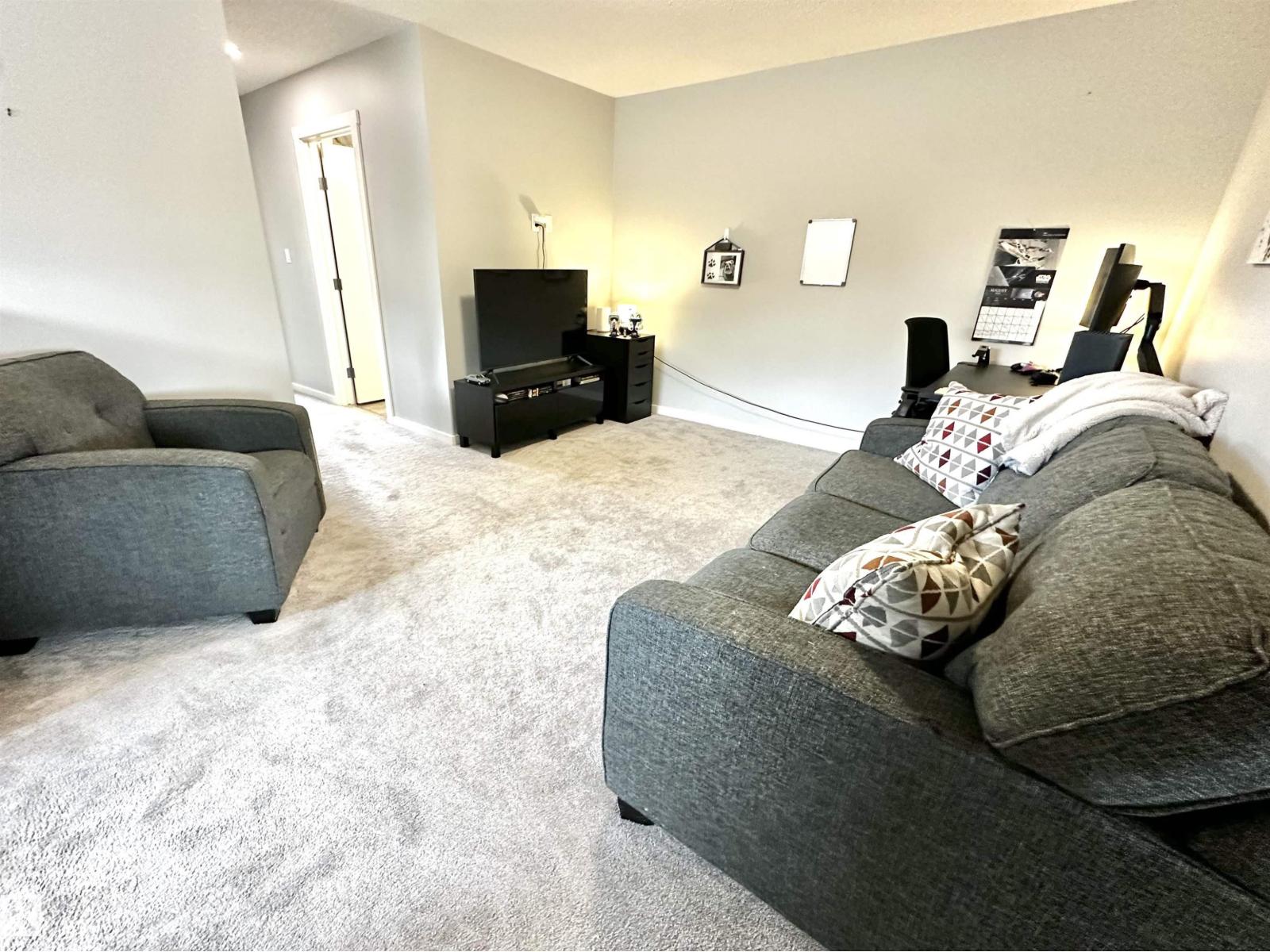 20947 95 AV NW - 22