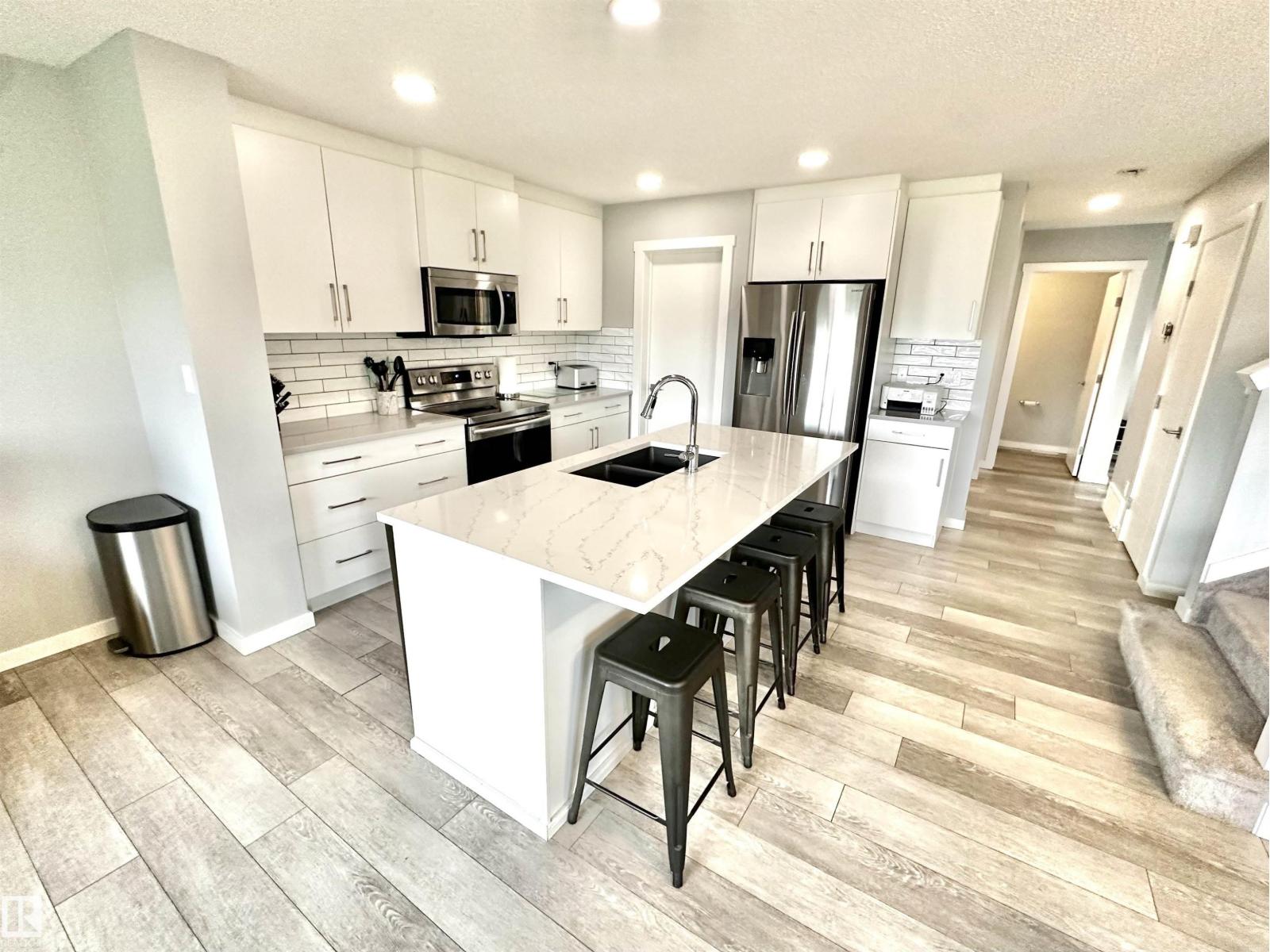 20947 95 AV NW - 8