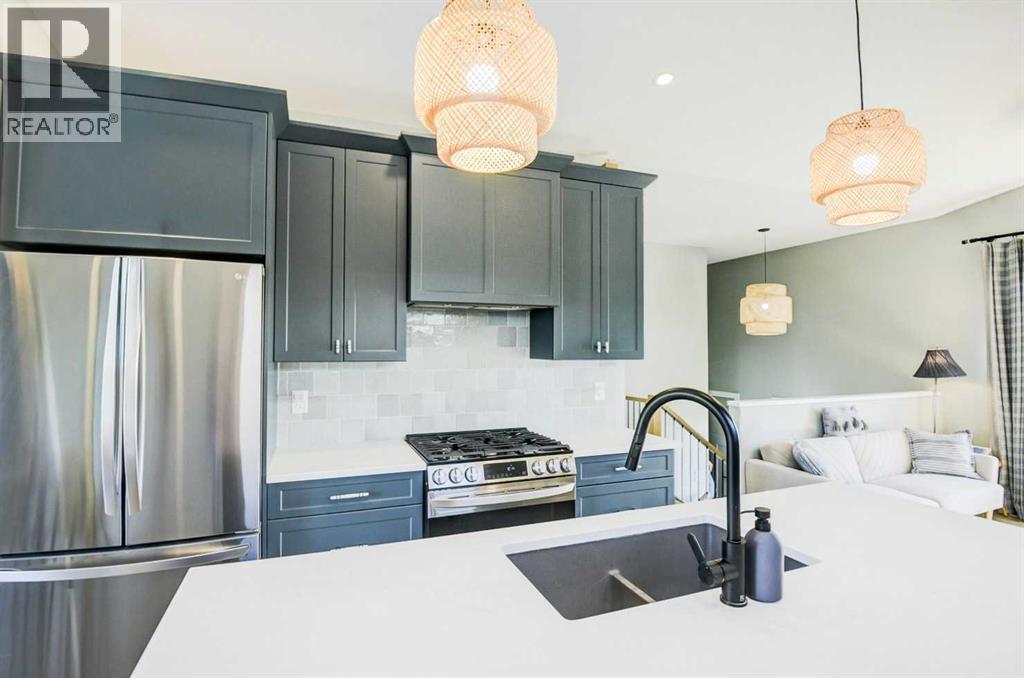 670 Anderson Close NW - 16
