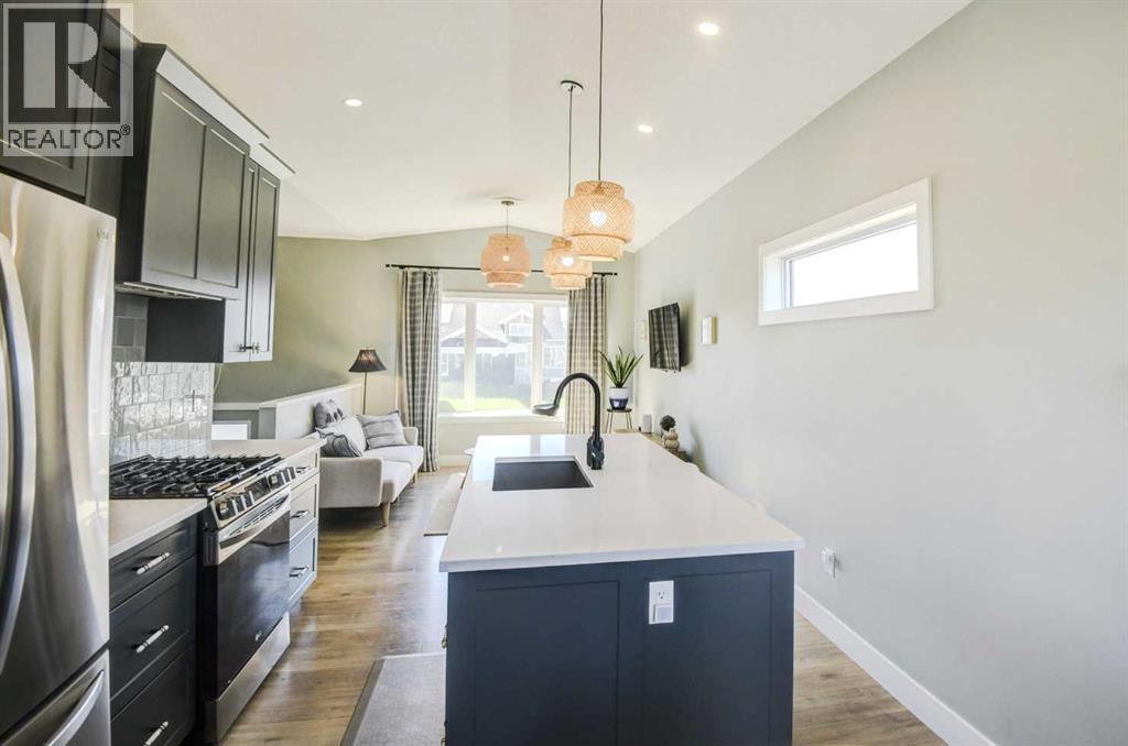 670 Anderson Close NW - 17
