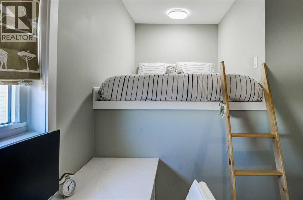 670 Anderson Close NW - 26