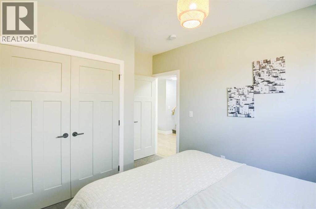 670 Anderson Close NW - 35
