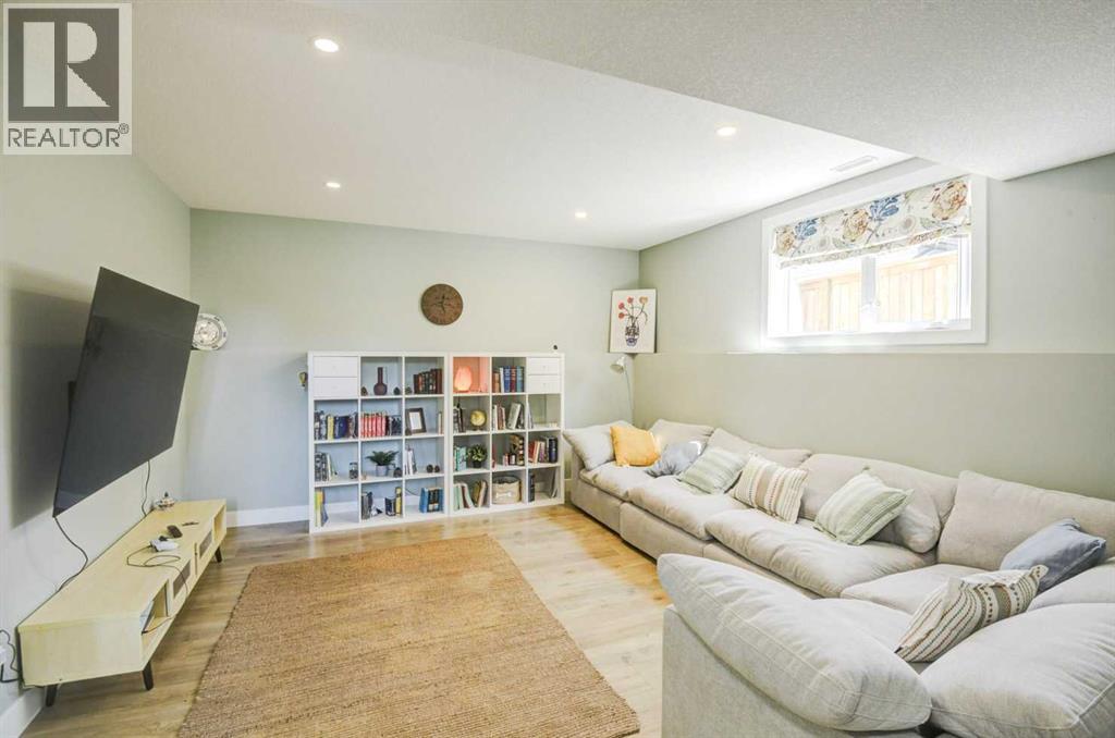 670 Anderson Close NW - 28