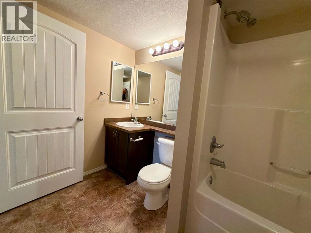 #415 31 Jamieson Avenue - 11