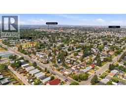 4pc Bathroom - 2622 42 Street Se, Calgary, AB T2B1G7 Photo 7