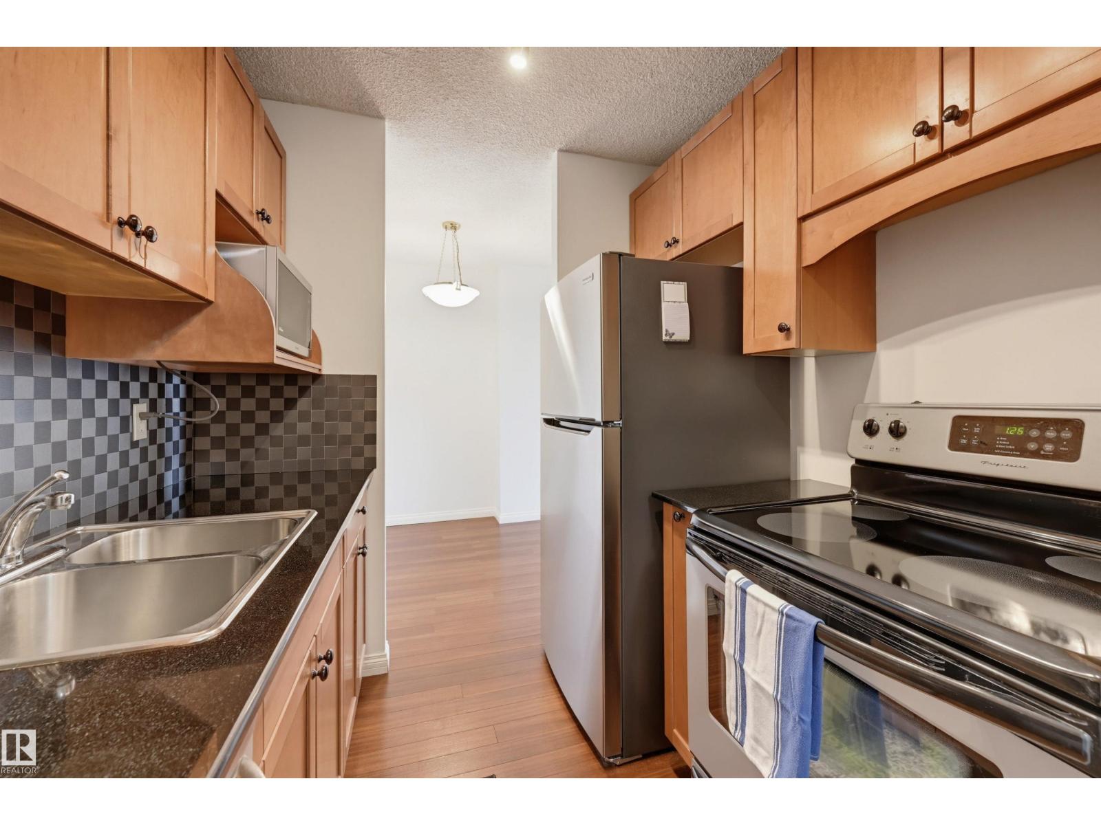 #1502 13910 STONY PLAIN RD NW - 10