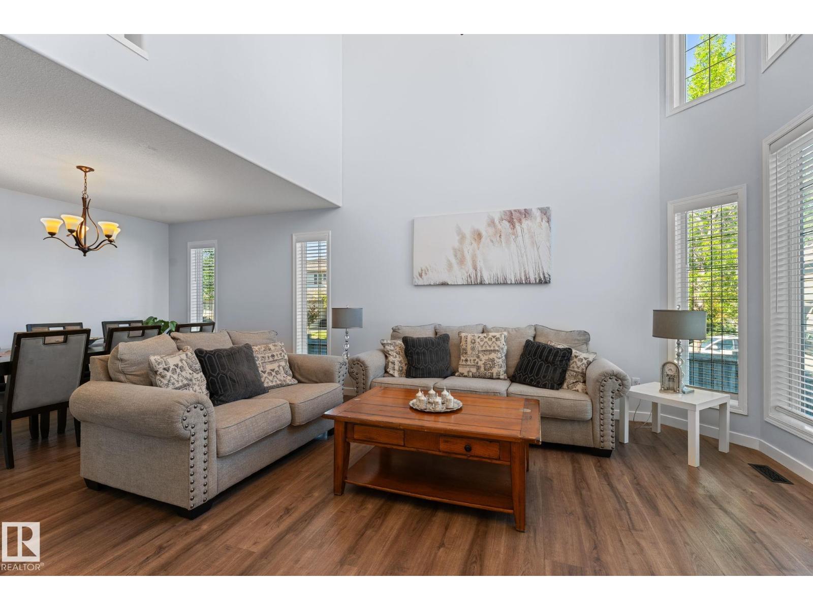 4532 210 ST NW - 6
