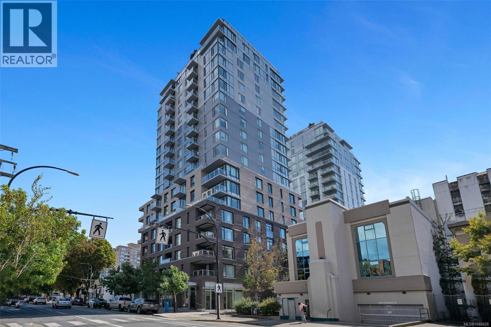 #707 845 Johnson St - 1