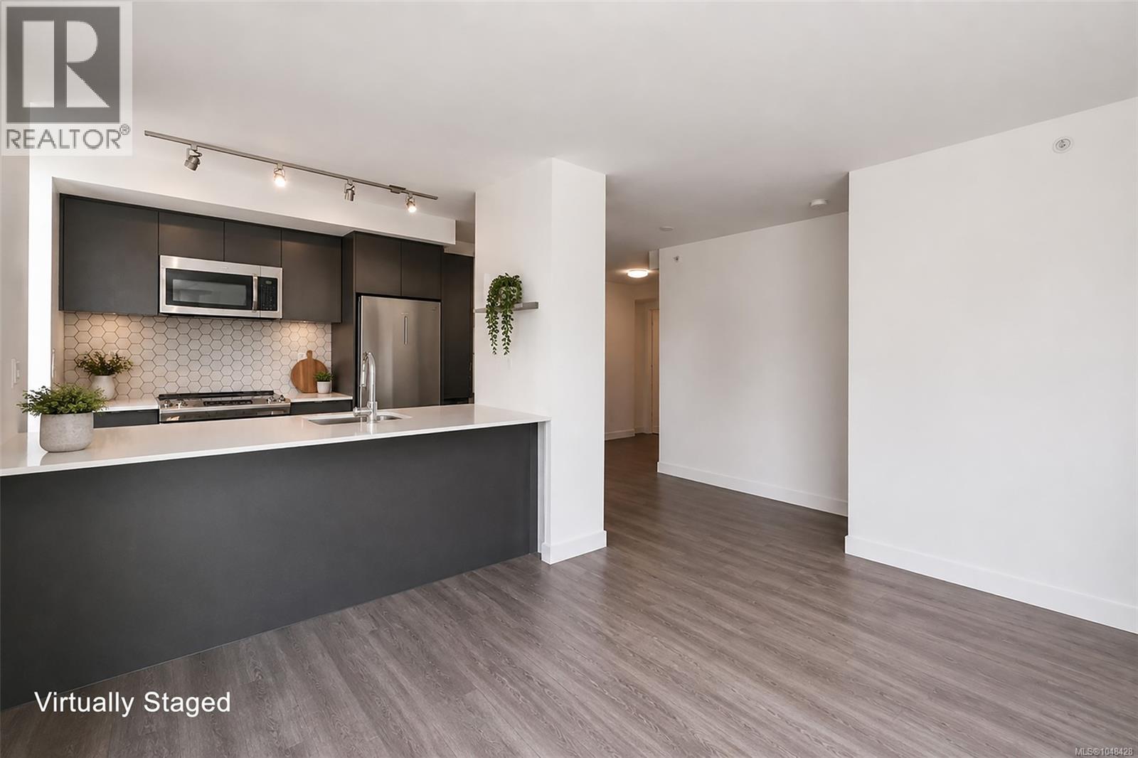 #707 845 Johnson St - Image 8
