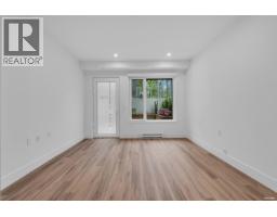 1726 Templeton Drive, Vancouver, BC V5N0K2 Photo 12