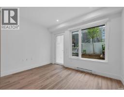 1726 Templeton Drive, Vancouver, BC V5N0K2 Photo 13