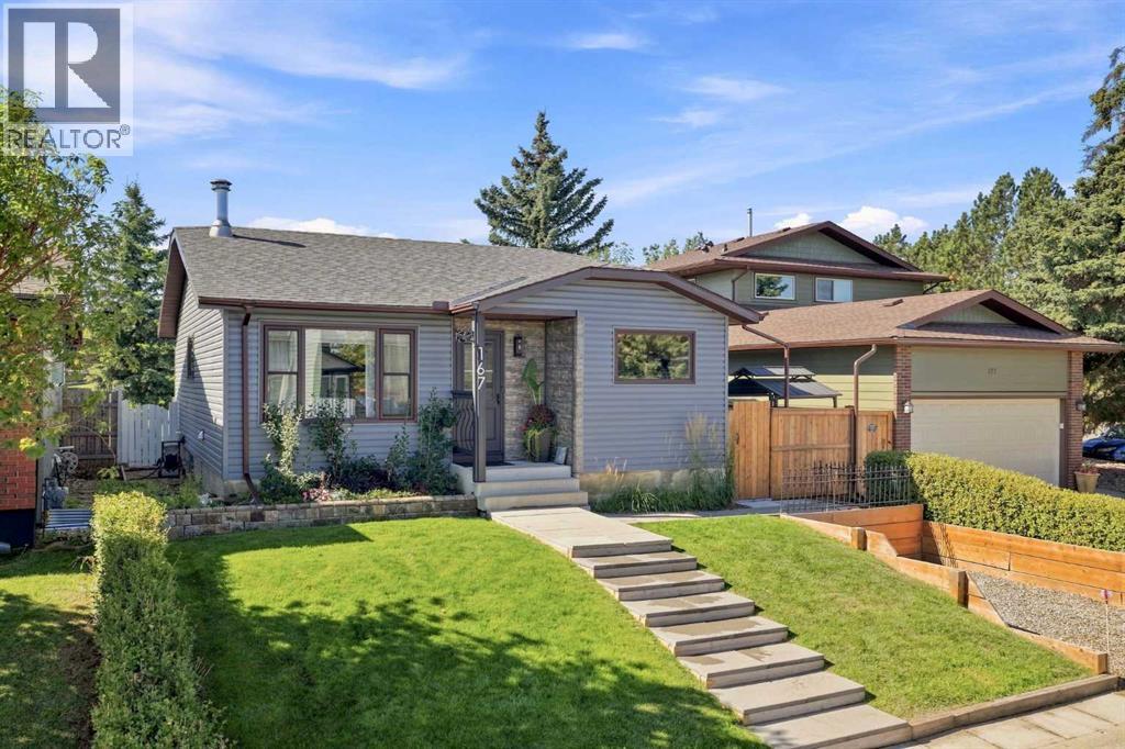 167 Bernard Way NW, Calgary, Alberta, T3K2E8