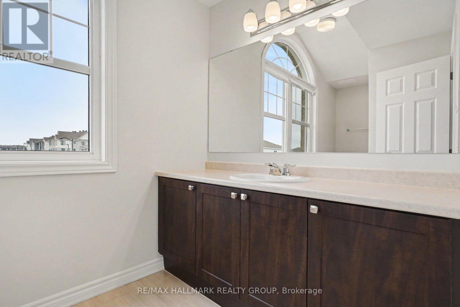 240 SWEETVALLEY DRIVE - Image 30