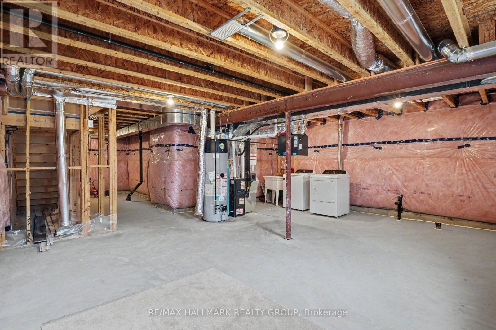 240 SWEETVALLEY DRIVE - 32