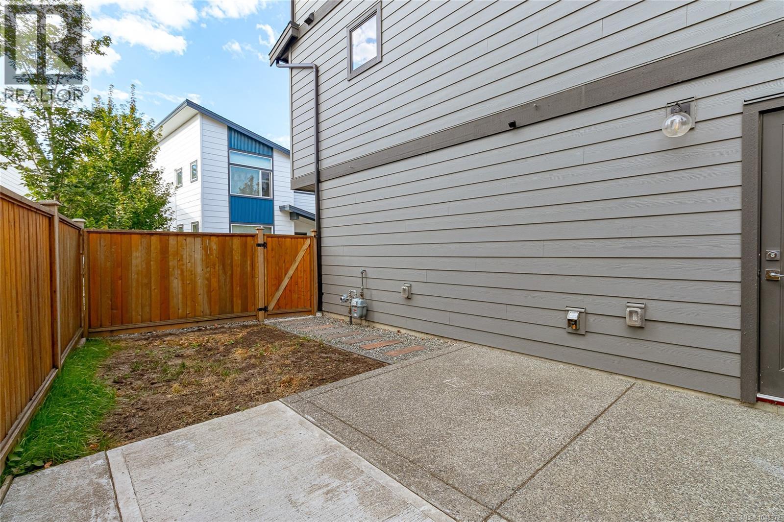  2716 Celestial Court, Langford