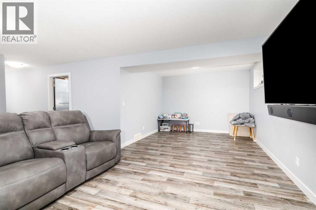 Listing photo – 3541 44 Avenue, Red Deer