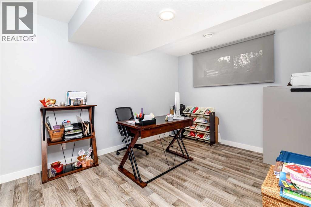 Listing photo – 3541 44 Avenue, Red Deer