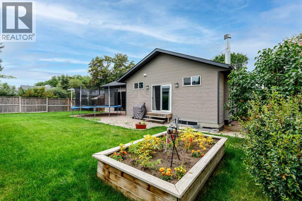 Listing photo – 3541 44 Avenue, Red Deer