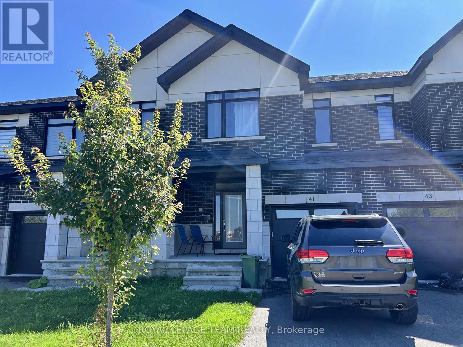 41 MOOSONEE CRESCENT - 2