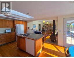 585 1st St, Sointula, BC V0N3E0 Photo 14