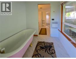 585 1st St, Sointula, BC V0N3E0 Photo 28