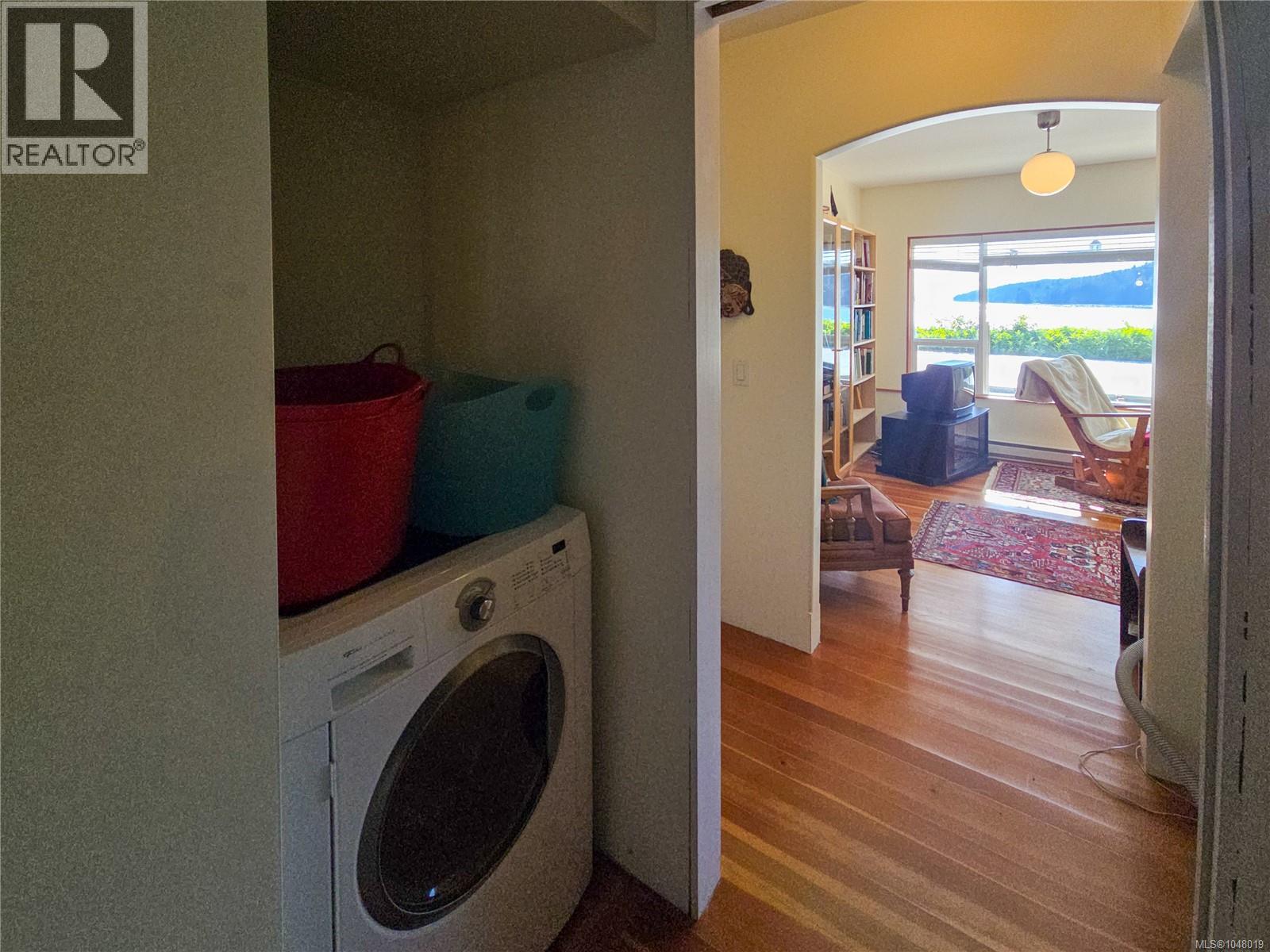 585 1st St - Image 48