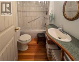585 1st St, Sointula, BC V0N3E0 Photo 45