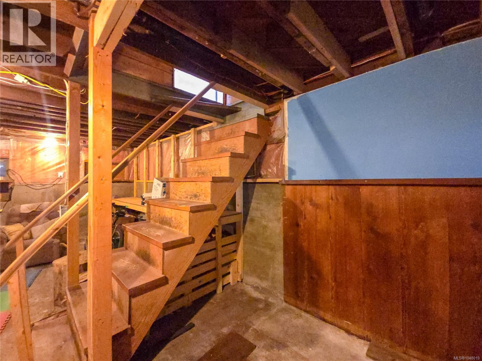 585 1st St - Image 90