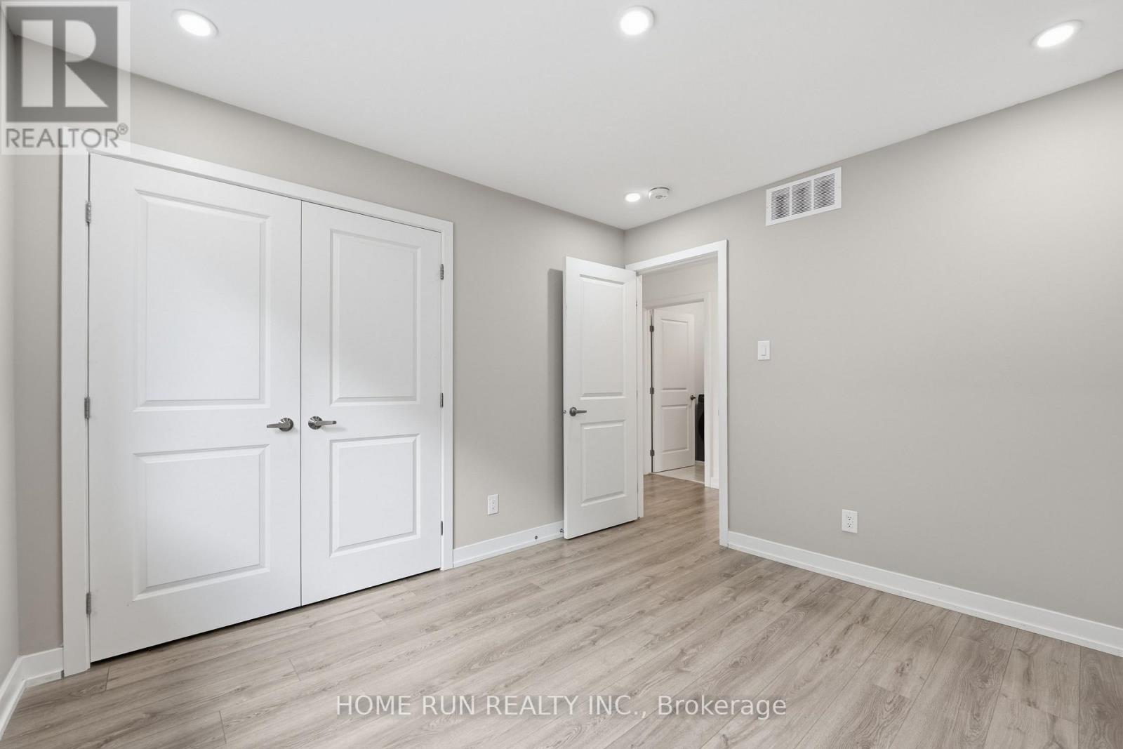 912 DUXBURY LANE - Image 31