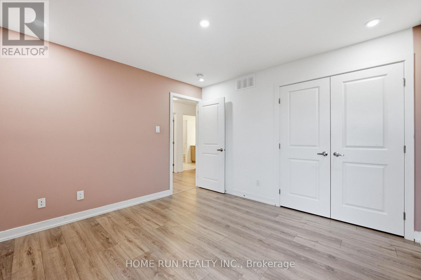 912 DUXBURY LANE - Image 33