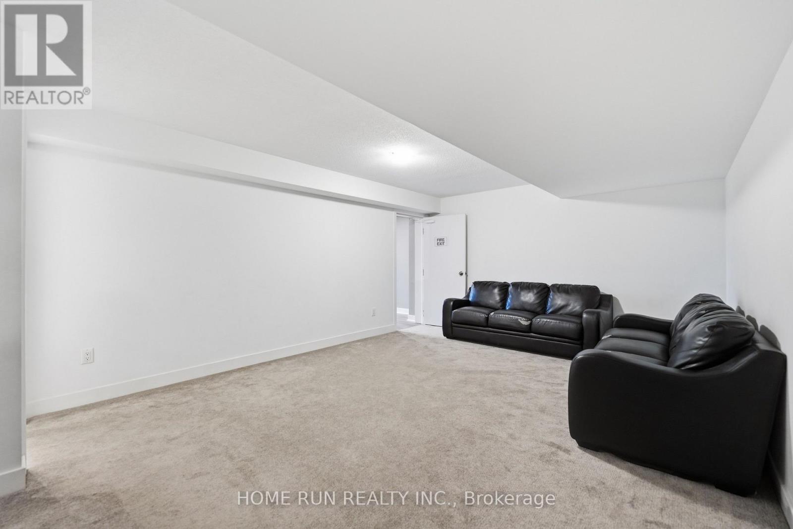 912 DUXBURY LANE - Image 38