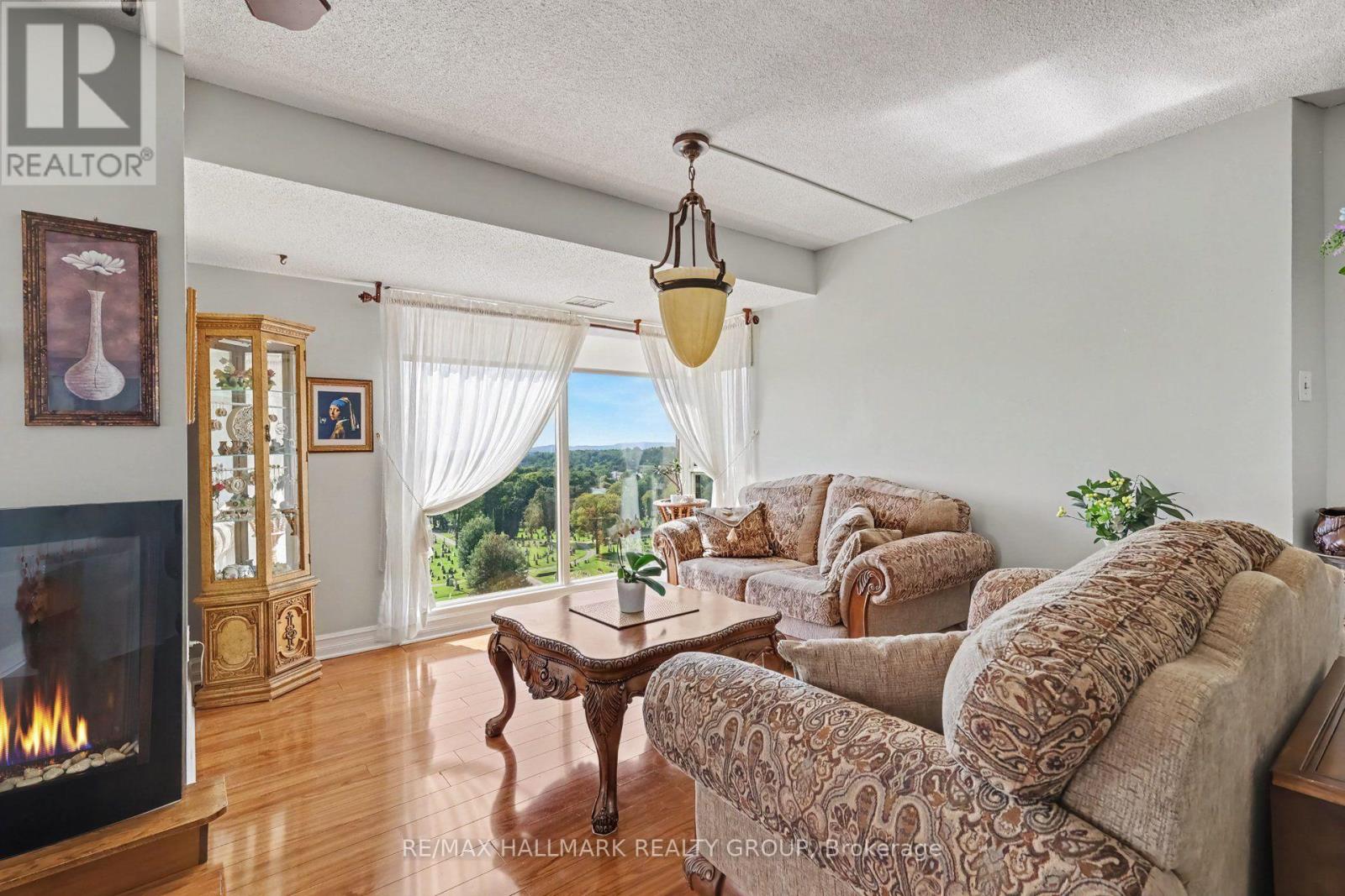 #805 545 ST LAURENT BOULEVARD - Image 10