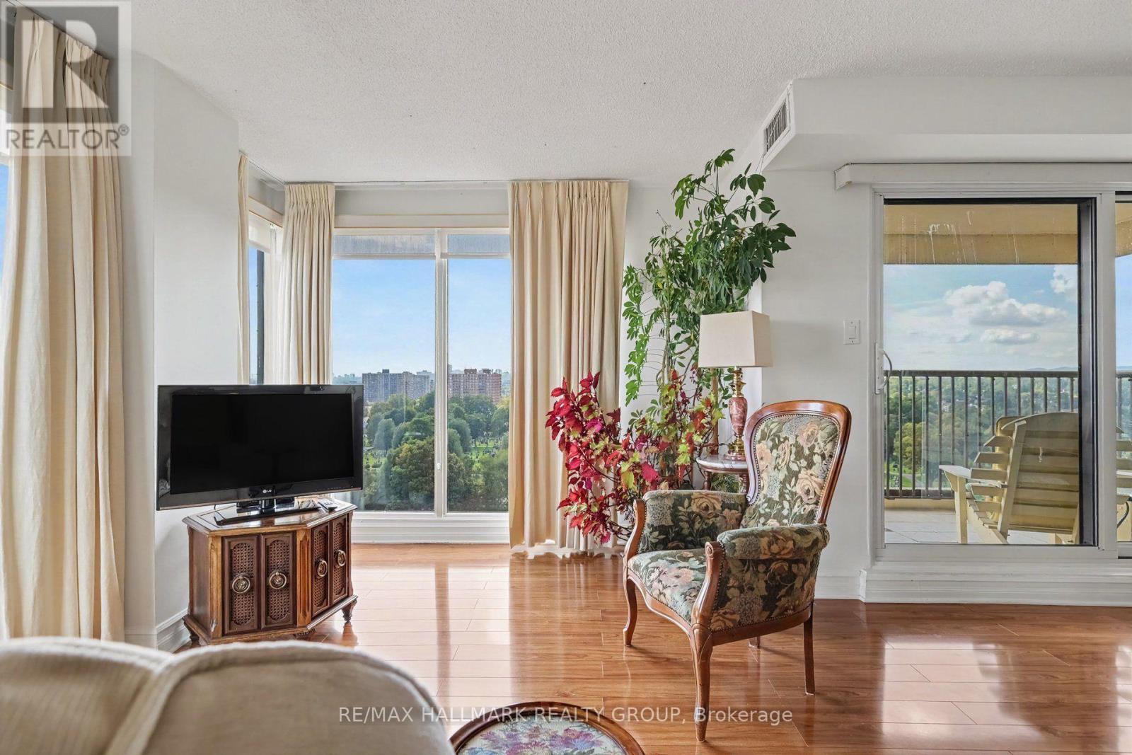 #805 545 ST LAURENT BOULEVARD - Image 6