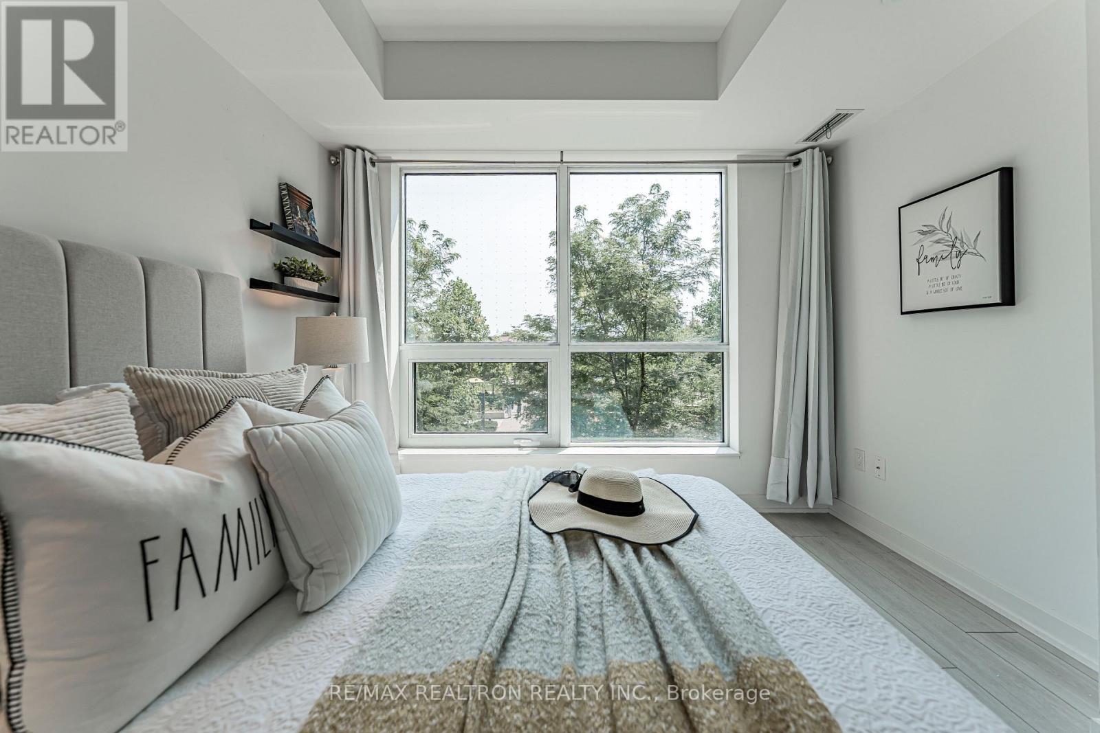 #230 31 TIPPETT ROAD - 20