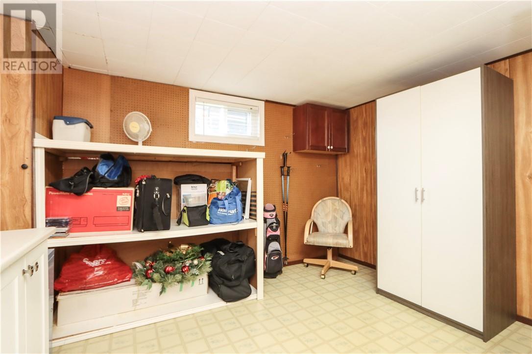1271 Woodbine Avenue - 37