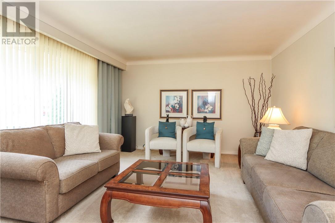 1271 Woodbine Avenue - 8