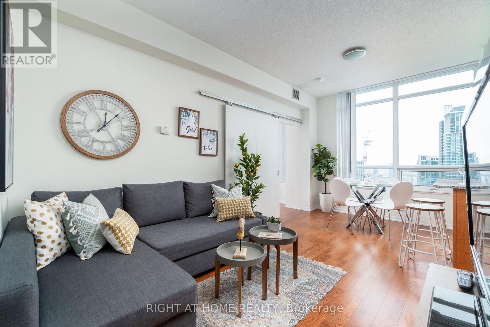 #3404 55 BREMNER BOULEVARD - 1