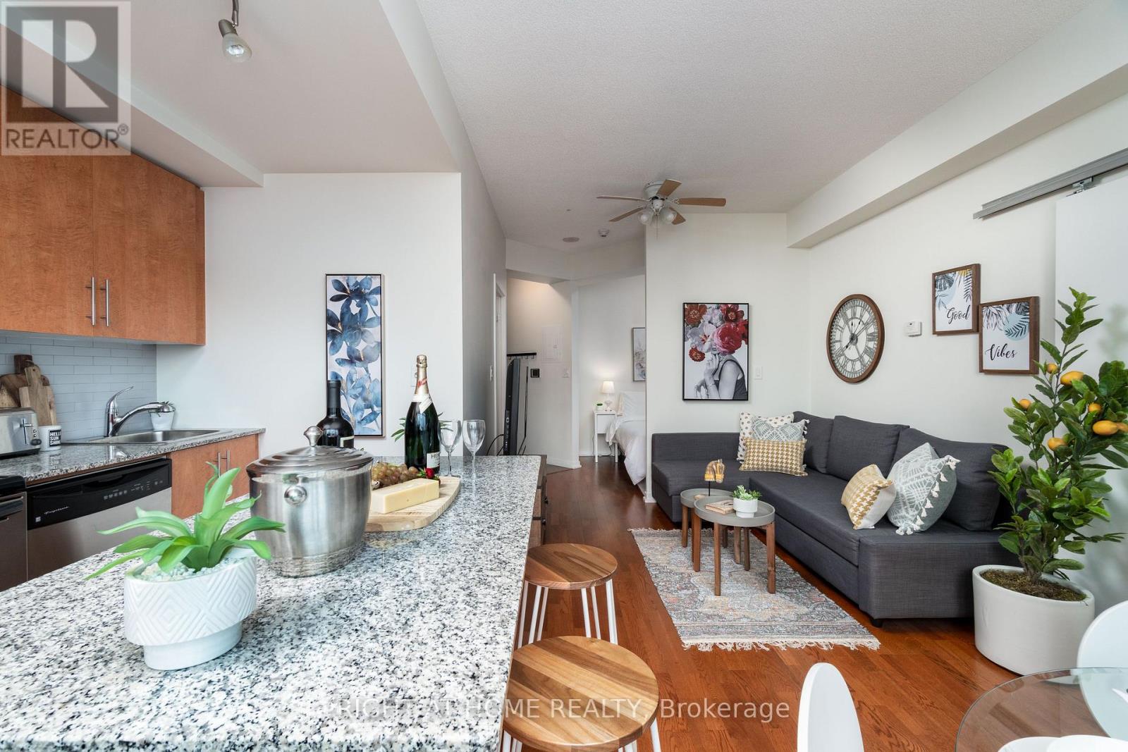 #3404 55 BREMNER BOULEVARD - 8