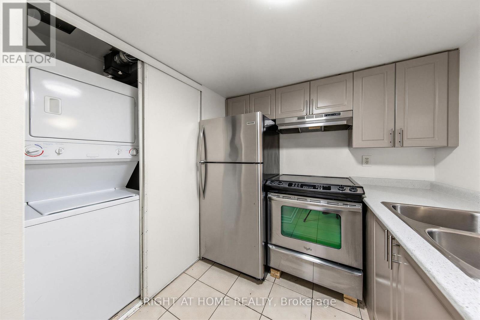 #93 200 MCLEVIN AVENUE - 16