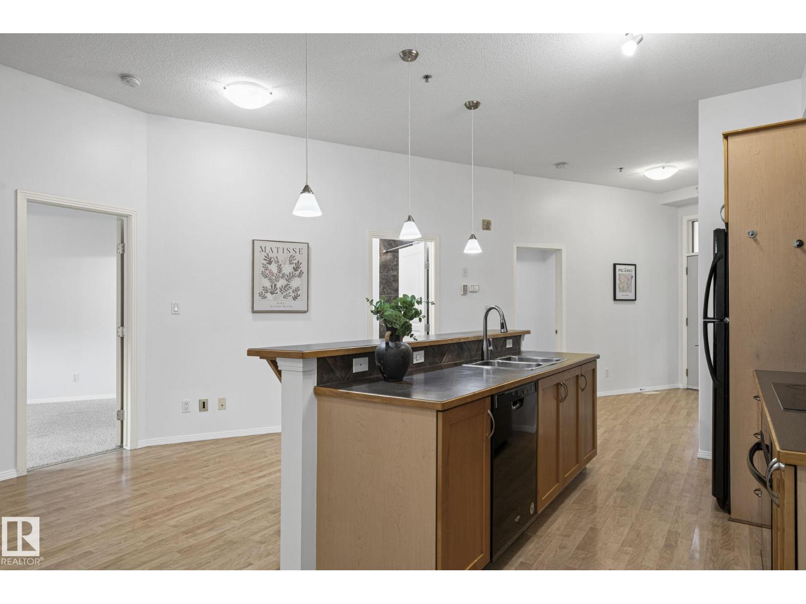 #308 10147 112 ST NW - 15