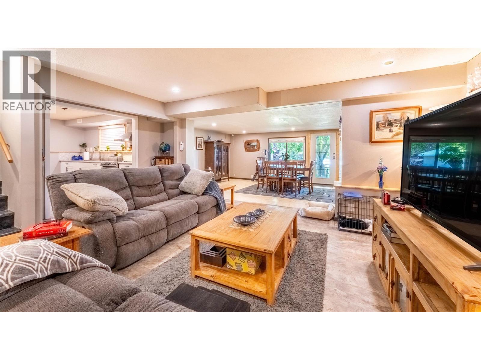 510 ERICKSON Road - Image 25