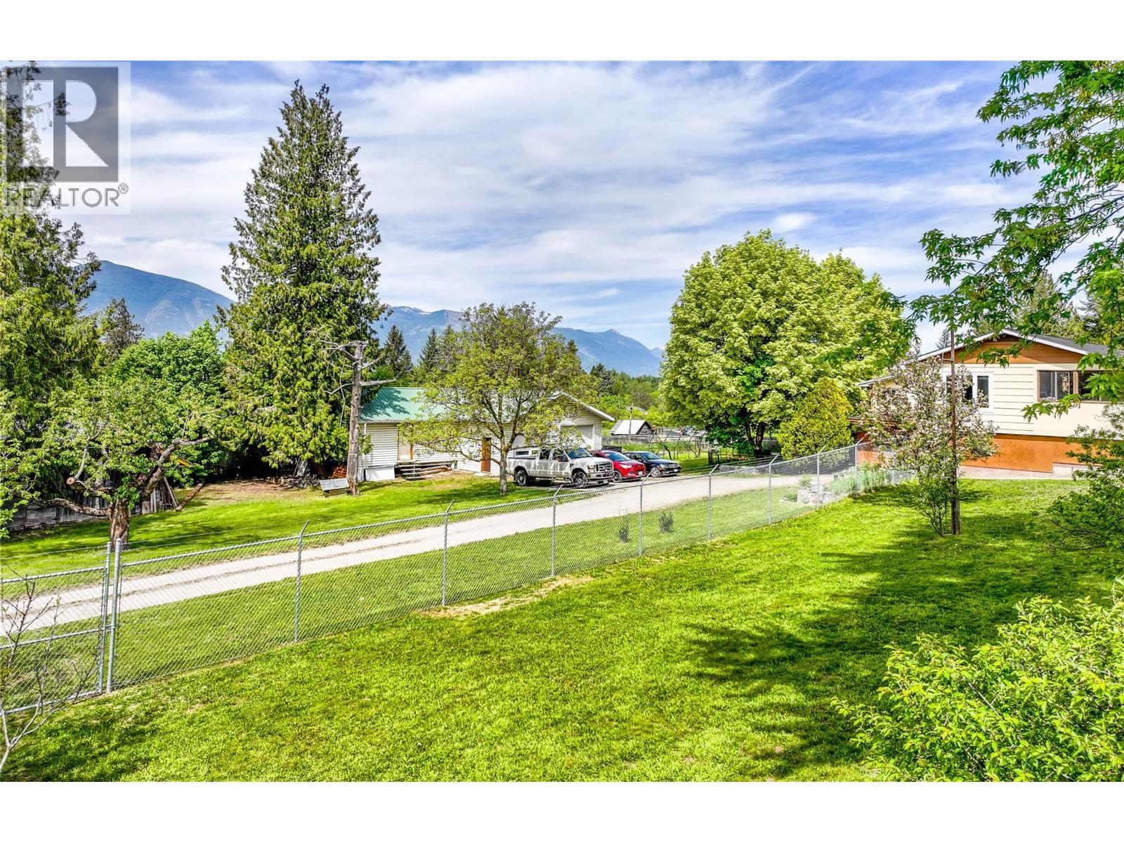 510 ERICKSON Road - Image 53