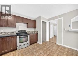 4pc Bathroom - 19 Falshire Drive Ne, Calgary, AB T3J1P7 Photo 8