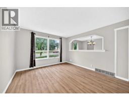 19 Falshire Drive Ne, Calgary, AB T3J1P7 Photo 14